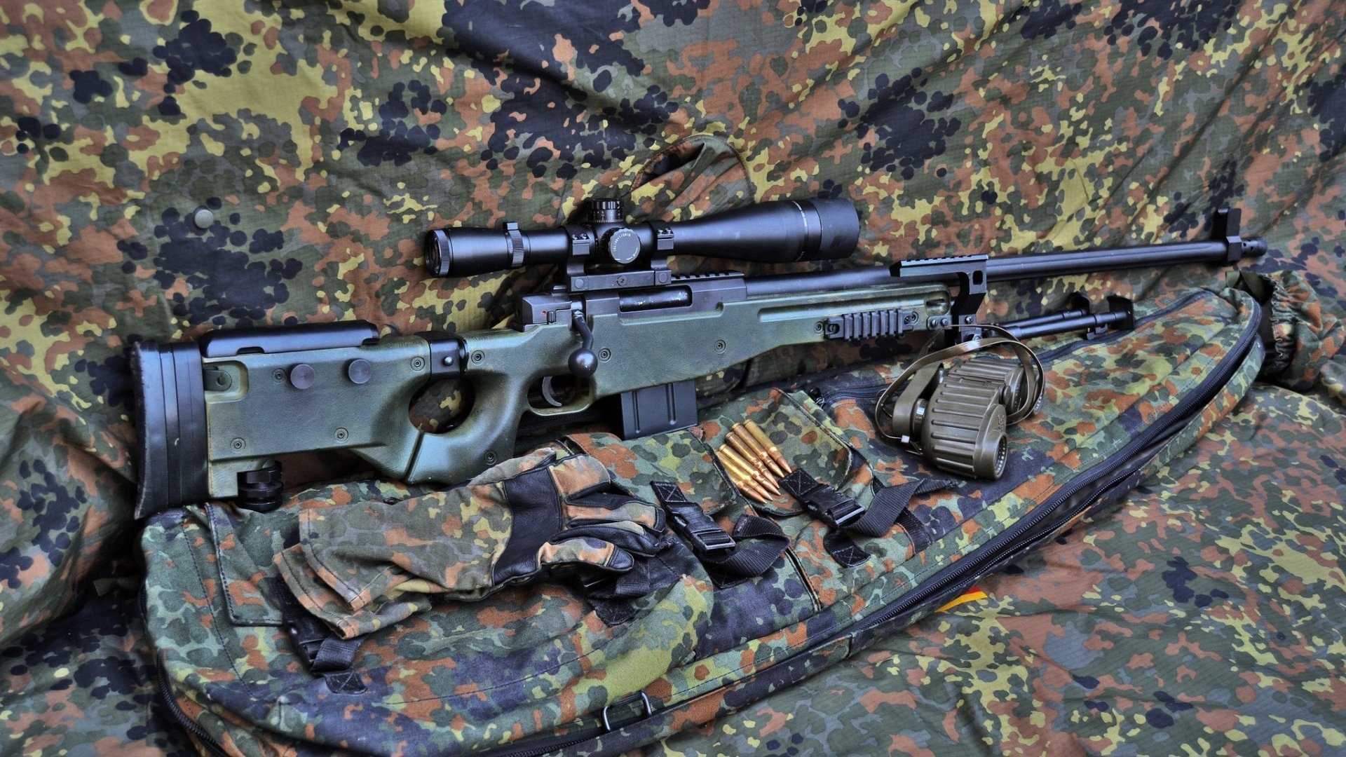 FB体育入口-_赛事现场：粉丝疯狂欢呼，场面炸裂_，粉丝有多疯狂