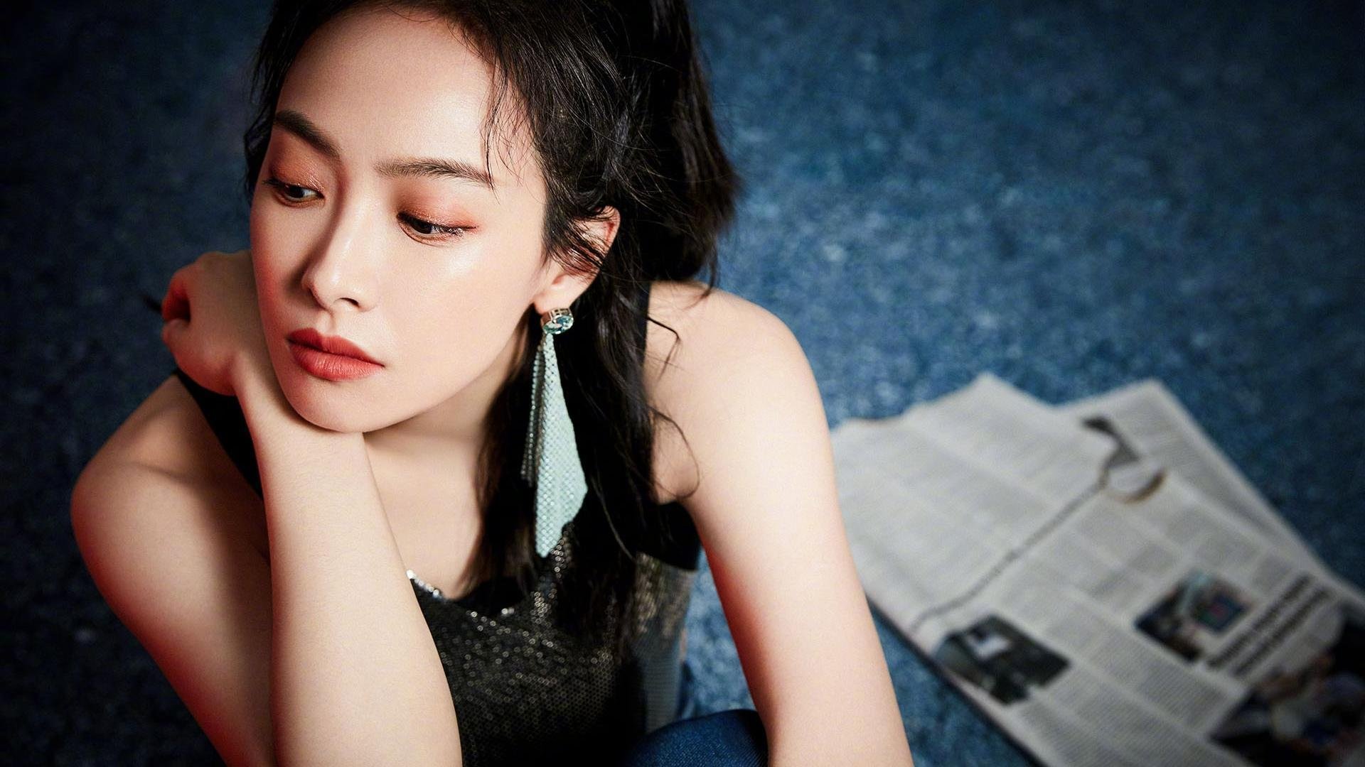 “未来科技：新能源赛车引领极速新潮流”，未来新能源suv车型图片