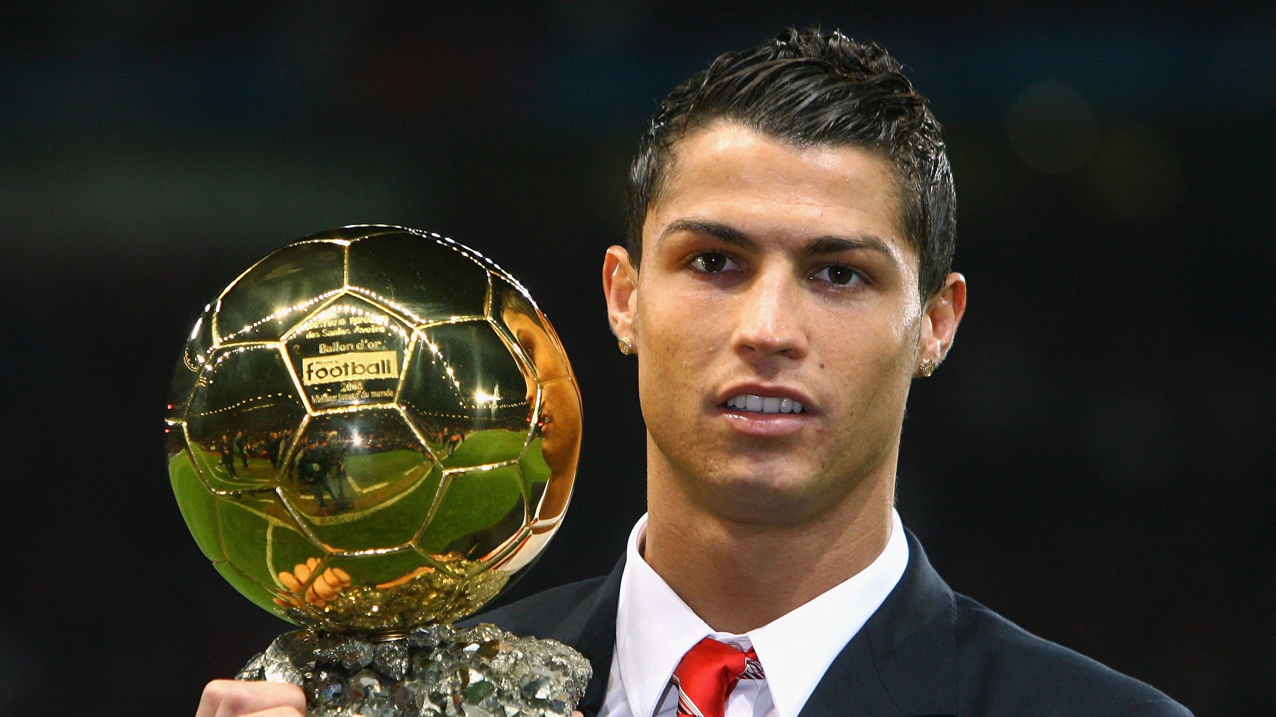 FB体育下载-安德烈斯·特米尼奥和埃莉亚·卡纳莱斯在欧洲锦标赛中打破西班牙反曲弓混合团体纪录